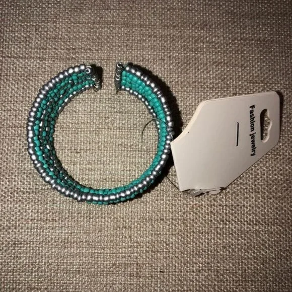 Cuff bracelet with turquoise and silver colored beads NWT - Picture 4 of 4